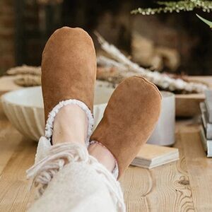 Jenni Kayne Suede Moroccan Slipper in Black Sz M